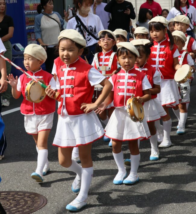 IMG_2100_R ‘2-23.9.28 鼓笛隊 鹿浜住区祭り パレード1
